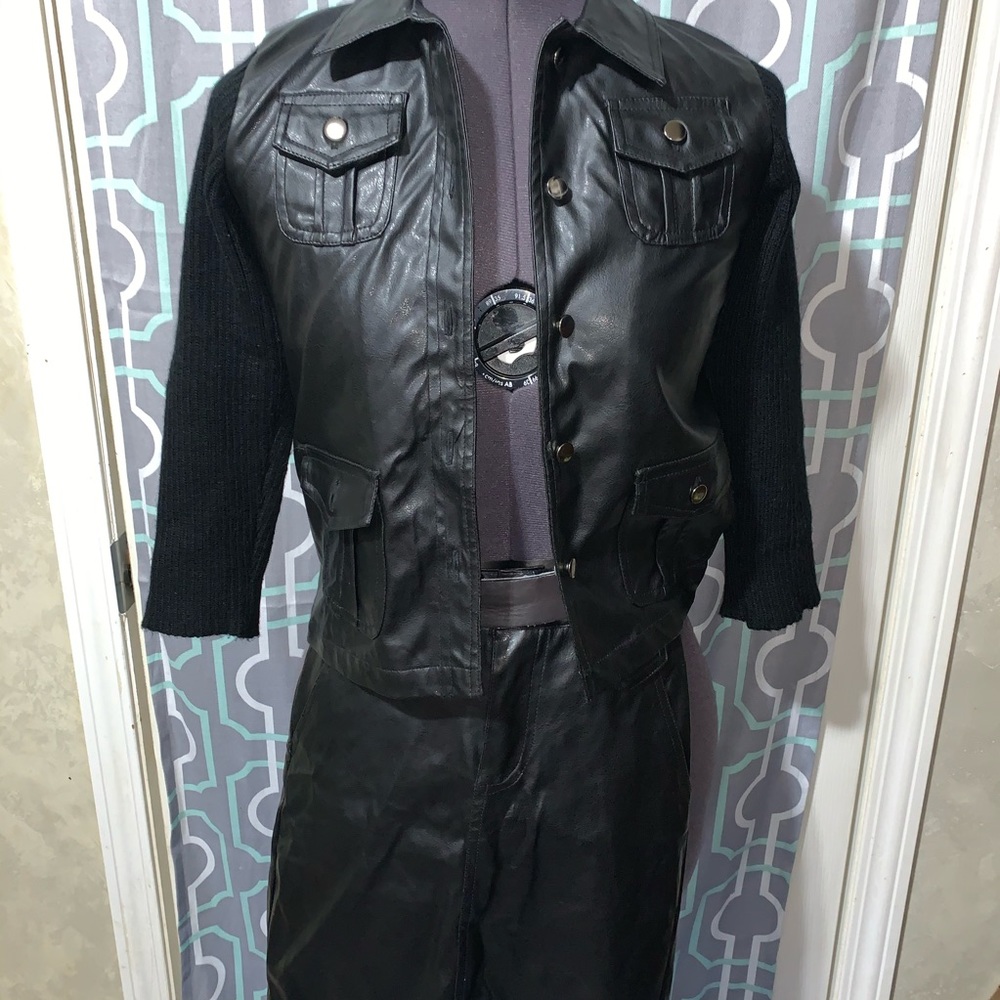 3/15🔥Faux leather girls suit